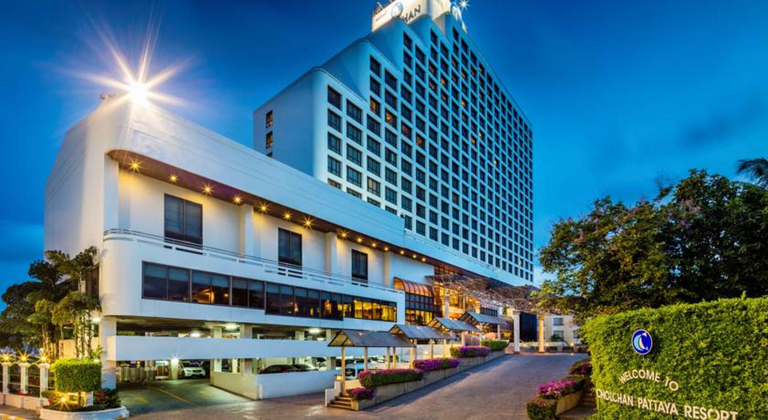 Cholchan Pattaya Beach Resort - Sha Extra Plus Exteriér fotografie Royal Paragon Hotel
