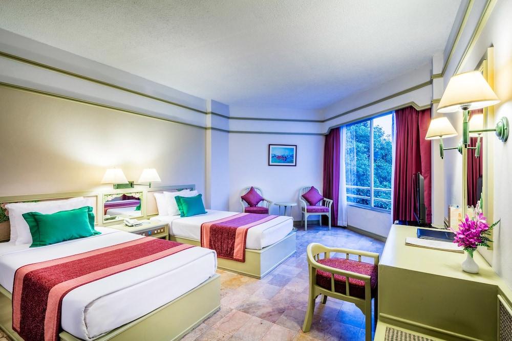 Cholchan Pattaya Beach Resort - Sha Extra Plus Exteriér fotografie Deluxe Room