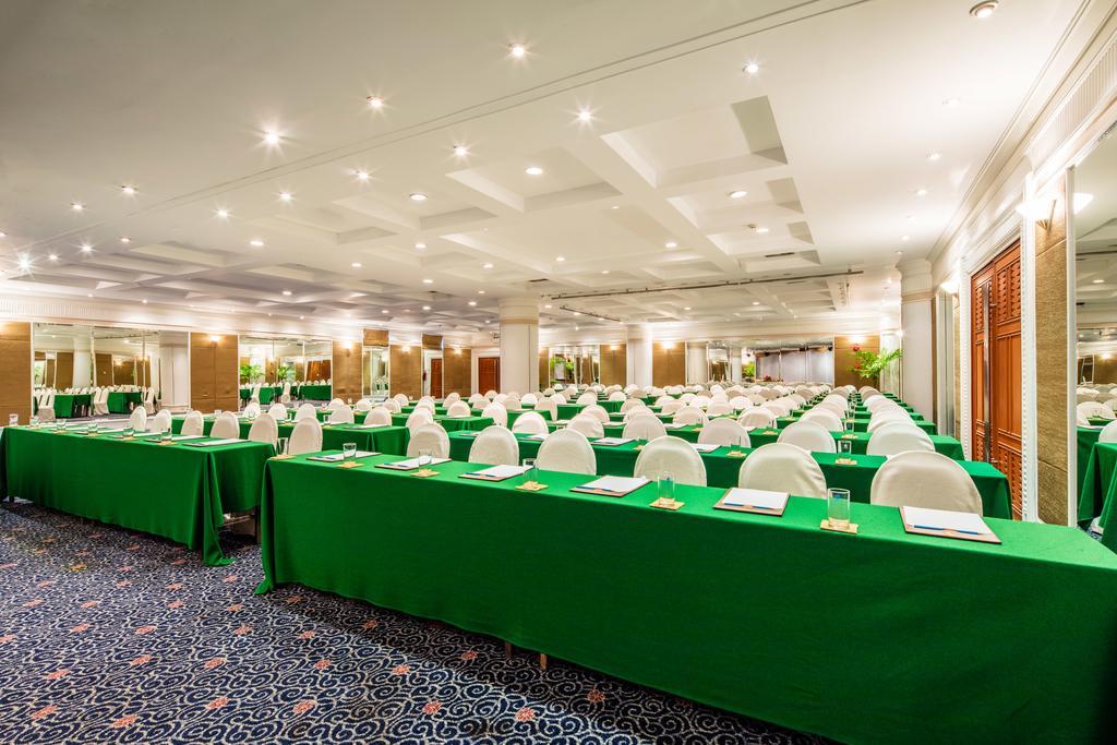 Cholchan Pattaya Beach Resort - Sha Extra Plus Exteriér fotografie Meeting room